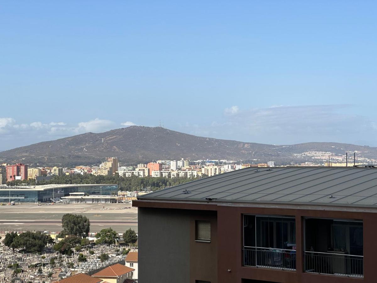 Brand New - Massive Studio - E1 - Self Catering Gibraltar Bagian luar foto