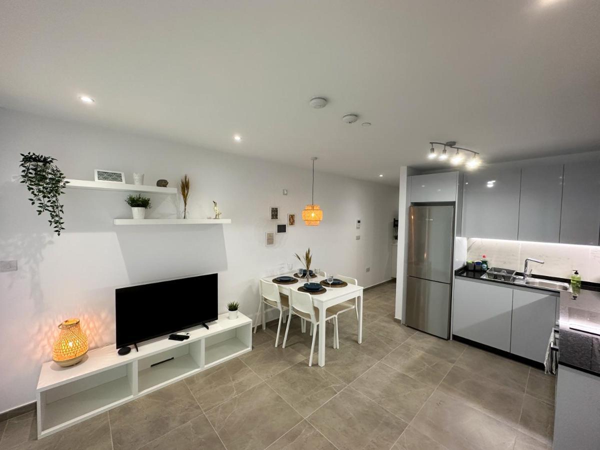 Brand New - Massive Studio - E1 - Self Catering Gibraltar Bagian luar foto