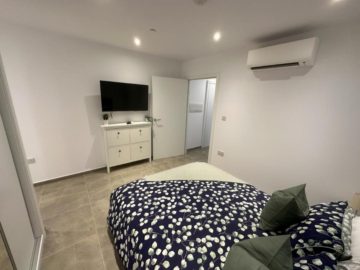 Brand New - Massive Studio - E1 - Self Catering Gibraltar Bagian luar foto